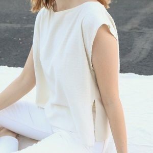 Good condition Ozma isla tee in natural